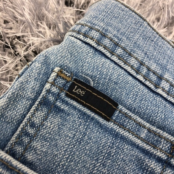 Lee Women’s 6 Light Blue Denim Capri Jeans Stretch - Picture 4 of 7